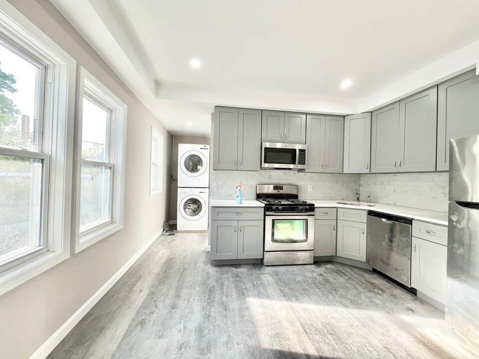 16 Long Ave, Unit 2 in Boston, MA - Building Photo