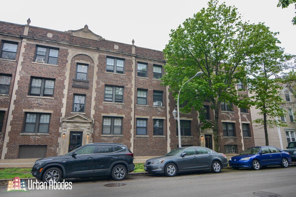 3011 N Racine Ave, Unit M03B in Chicago, IL - Foto de edificio