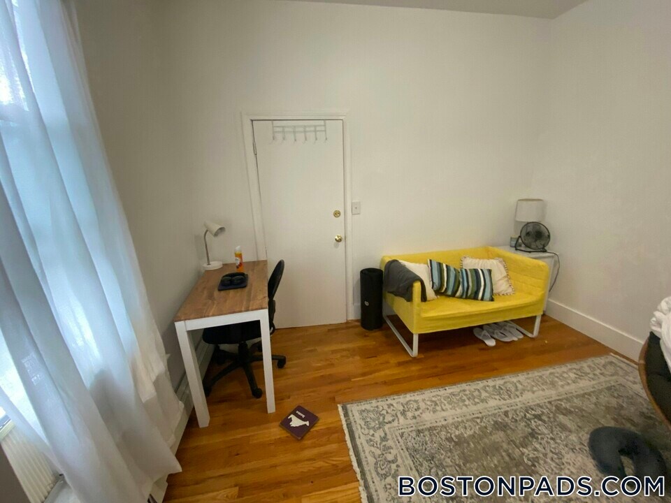 46 Florence St in Somerville, MA - Building Photo