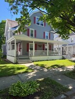 11 Hunter St, Unit B in Glens Falls, NY - Building Photo