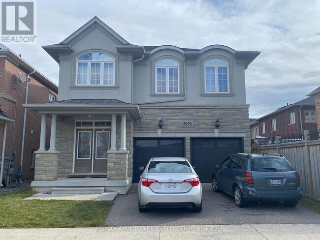 4640 Doug Wright Dr in Burlington, ON - Building Photo - Building Photo