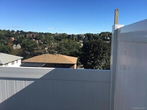 62 Gibson Pl in Yonkers, NY - Building Photo - Building Photo