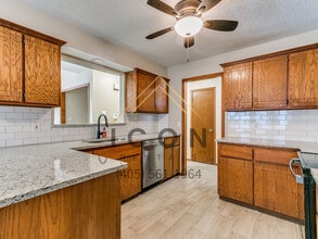 8804 NW 92nd St in Oklahoma City, OK - Building Photo - Building Photo