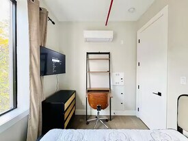 Furnished room/NOT APARTMENT in Brooklyn, NY - Building Photo
