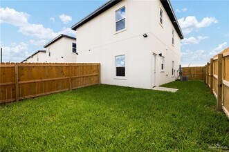 15 Larkspur Ave in McAllen, TX - Building Photo - Building Photo