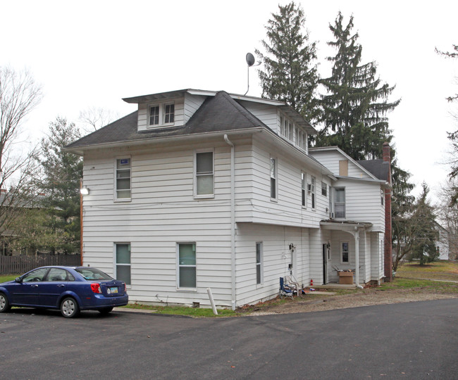 600 W Broadway St in Granville, OH - Building Photo - Building Photo