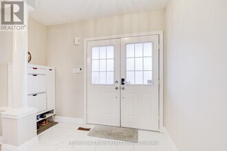 45 Oland Dr in Vaughan, ON - Building Photo - Building Photo