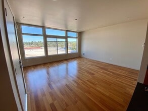 2960 Eastlake Ave in Seattle, WA - Building Photo - Building Photo