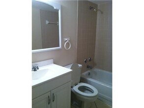 3029 Riverside Dr in Coral Springs, FL - Building Photo - Building Photo