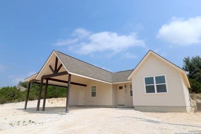 2503 golf in Spring Branch, TX - Foto de edificio - Building Photo