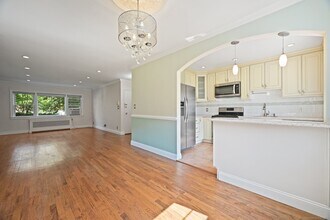 246 Glenbrook Rd in Stamford, CT - Building Photo - Building Photo