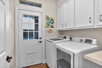 3402 Haywood Ct in Sugar Land, TX - Building Photo - Building Photo