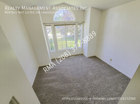 2463 E Apricot Dr in Meridian, ID - Building Photo - Building Photo