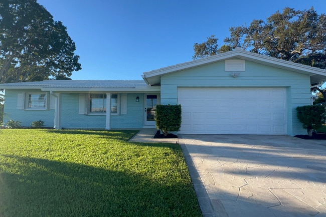 11198 58th Ave in Seminole, FL - Building Photo - Building Photo