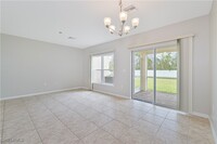 3753 Crofton Court in Ft. Myers, FL - Foto de edificio - Building Photo