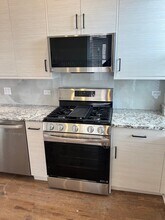2750 W Wilcox St, Unit 1 in Chicago, IL - Building Photo - Building Photo