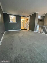 8012 Merry Oaks Ct in Vienna, VA - Building Photo - Building Photo