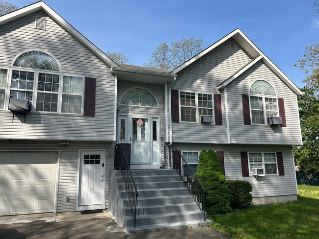 property at 1 Woodmere Pl