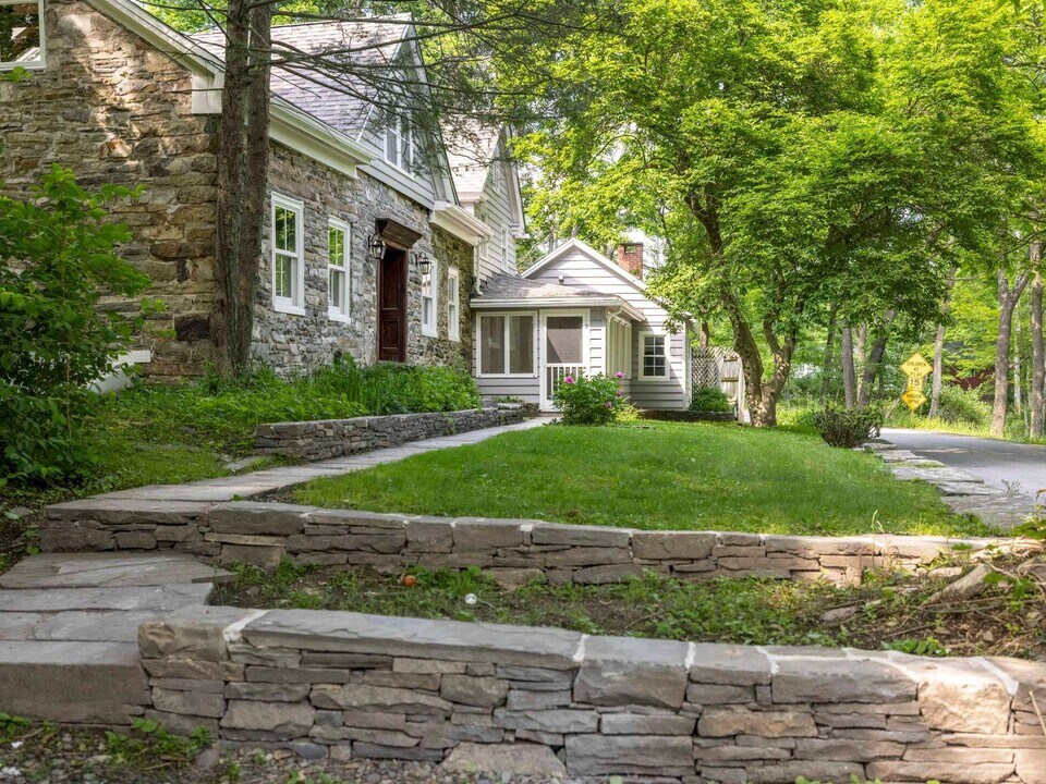 50 Rose Hill Rd in Accord, NY - Building Photo