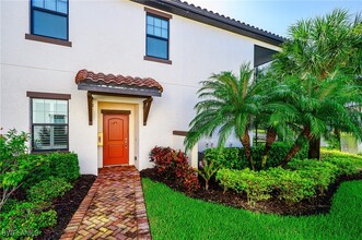 15148 Palmer Lake Cir in Naples, FL - Building Photo - Building Photo