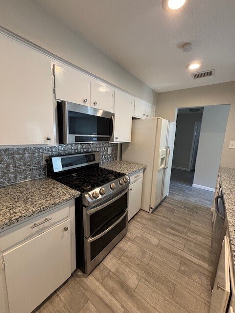 3303 Brooktree Ln in Spring, TX - Building Photo