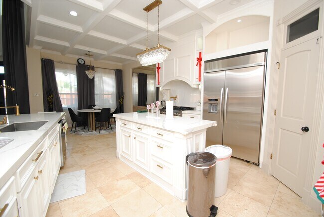 property at 15823 Medina Lake Ln