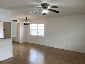 209 Norwich I in West Palm Beach, FL - Building Photo - Building Photo