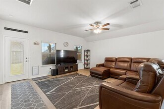 1302 Colonial Bluff Ln in Princeton, TX - Building Photo - Building Photo