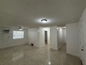 428 SW 2nd St in Miami, FL - Foto de edificio - Building Photo
