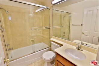 910 S Bedford St in Los Angeles, CA - Building Photo - Building Photo