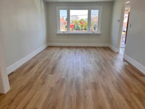 206 Wilson Rd S in Oshawa, ON - Building Photo - Building Photo