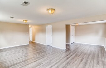 1380 Alberta Ct in Glendale Heights, IL - Building Photo - Building Photo