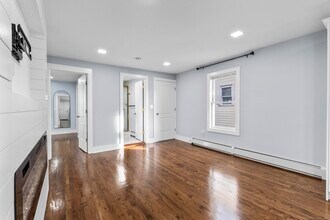 75 Commercial St in Bridgeport, CT - Building Photo - Building Photo