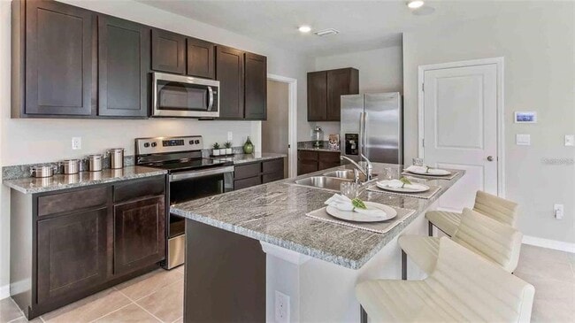8246 Hardy Bay Lp in Wesley Chapel, FL - Building Photo - Building Photo