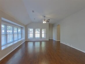 541 Kerry St in Crowley, TX - Building Photo - Building Photo