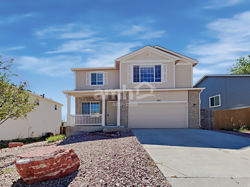 1135 Legend Oak Dr in Fountain, CO - Building Photo