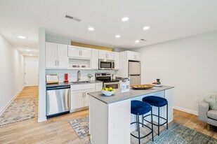 Shiplock Views in Richmond, VA - Building Photo