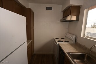 380 N 13th St in Las Vegas, NV - Building Photo - Building Photo