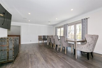 22 Olive St in Lake Success, NY - Building Photo - Building Photo