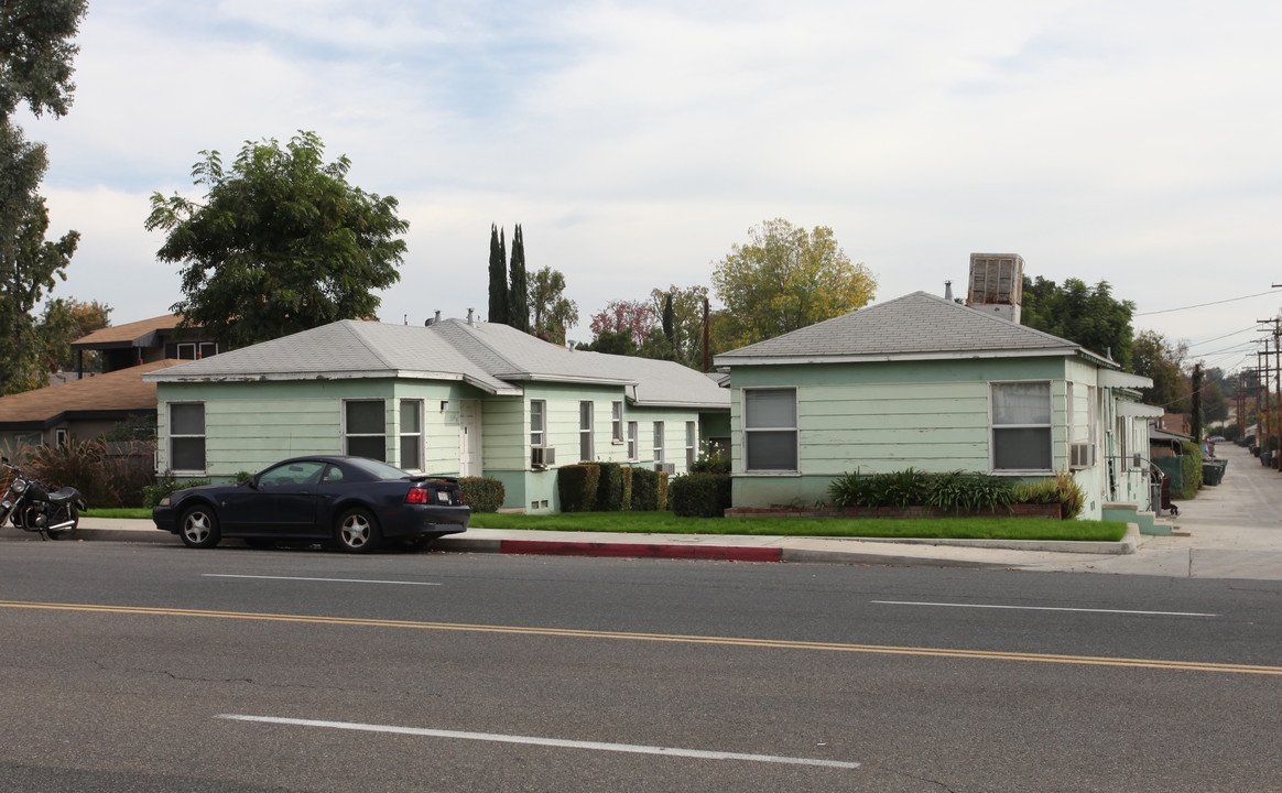 330-334 Sonora Ave in Glendale, CA - Foto de edificio