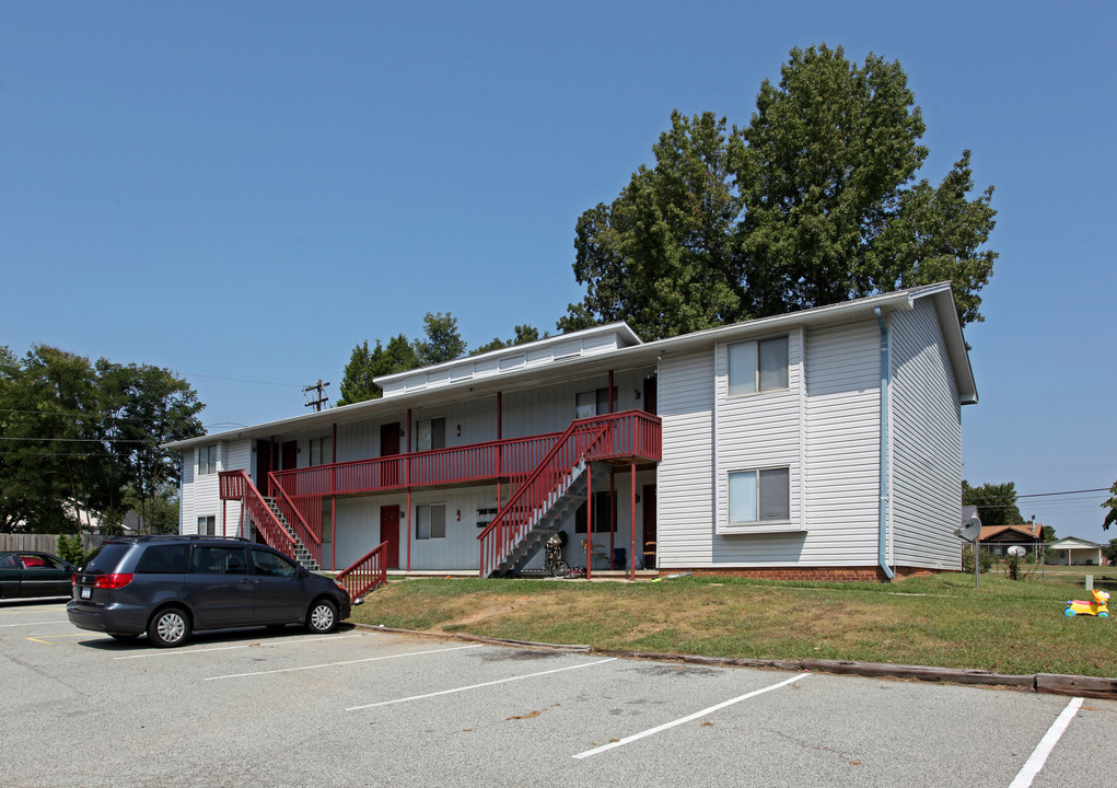 Bldg 1 in Archdale, NC - Building Photo