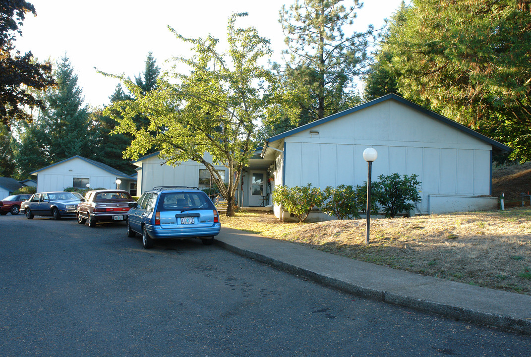 Bluffs at Ratcliff in Salem, OR - Building Photo