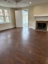 21 S Clinton St, Unit First Floor in Doylestown, PA - Foto de edificio - Building Photo