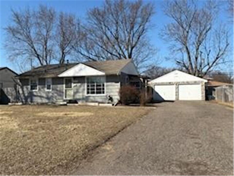 5625 Nevada Ave N in Minneapolis, MN - Building Photo