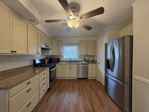 1307 Leacrest Dr in College Station, TX - Building Photo - Building Photo