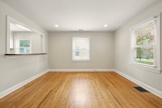 421 Marquette Dr in Louisville, KY - Building Photo - Building Photo