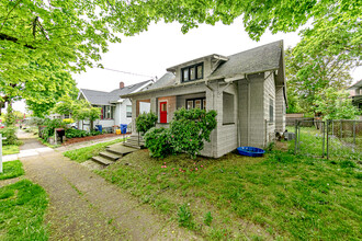 5312 NE 12th Ave in Portland, OR - Building Photo - Building Photo