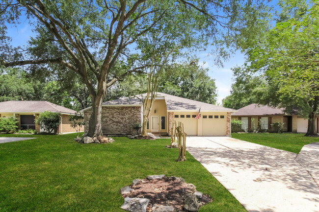120 WoodCrest Dr