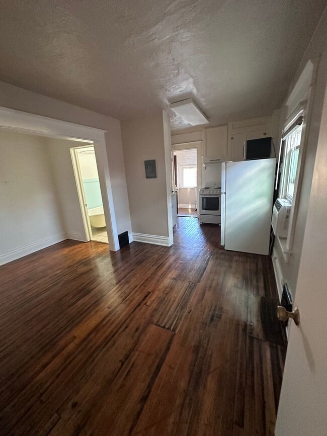 property at 474-474 S Lincoln St