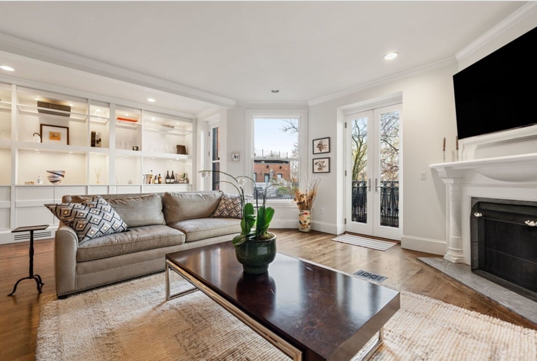 408 Beacon St in Boston, MA - Building Photo